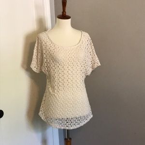 Cream colored top. Sz s. Super cute and feminine!